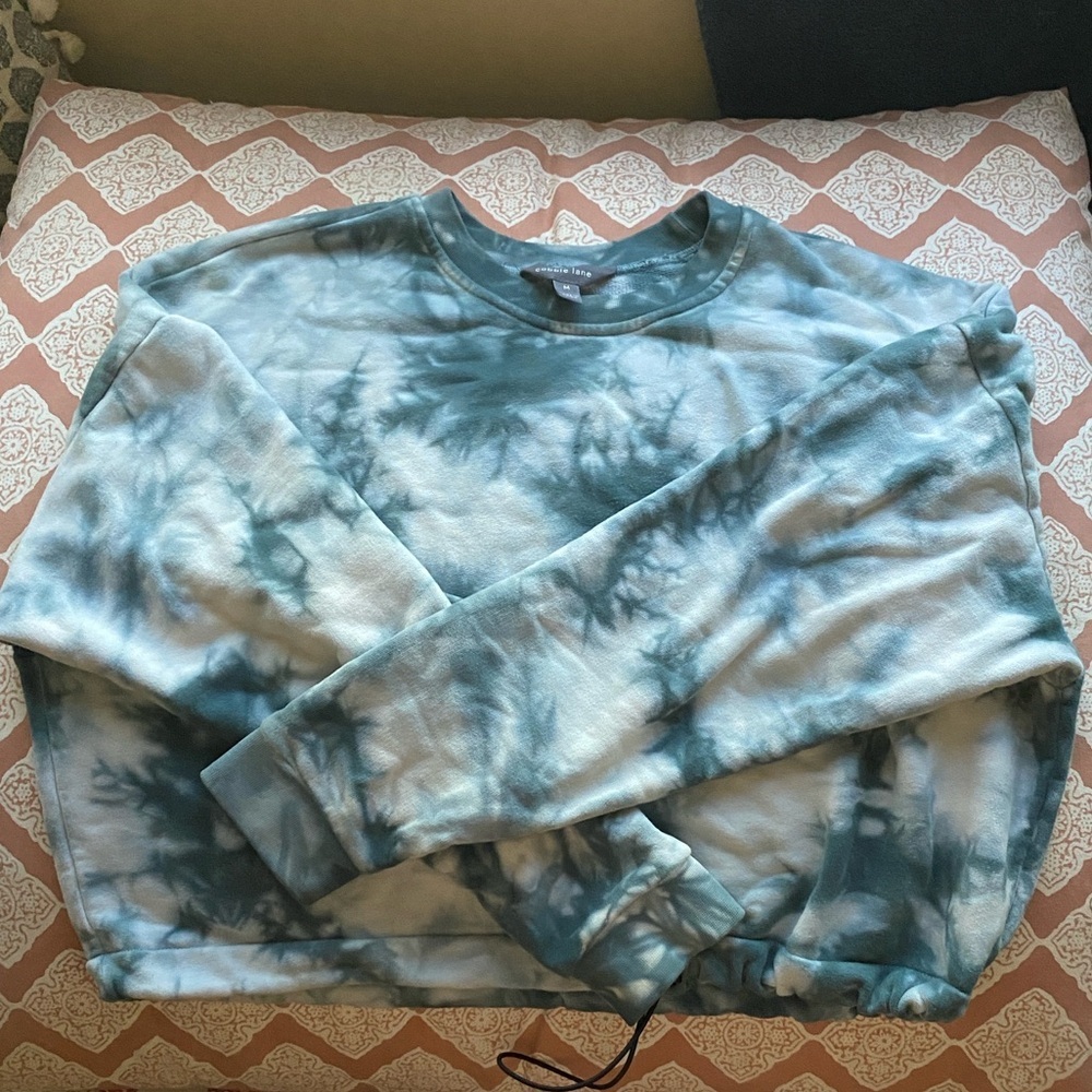 COBBLE Lane Blue Tie Dye Sweatshirt size M